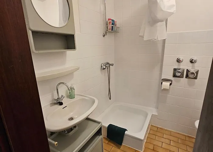 1-zimmer In Zentraler Lage Кассель